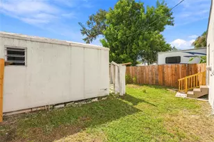 8474 Tobay Rd N, Saint Petersburg, FL 33702 - Photo 28