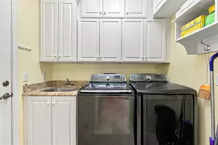 1248 Lyndhurst Greens Dr, Sun City Center, FL 33573 - Photo 28