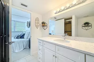 7425 Bay Island Dr S, South Pasadena, FL 33707 - Photo 12