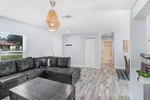 5005 E 110th Ave, Tampa, FL 33617 - Photo 6