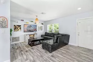 5005 E 110th Ave, Tampa, FL 33617 - Photo 4