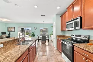1917 Hawks View Dr, Ruskin, FL 33570 - Photo 4