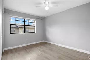 205 Poinsettia Pine Ct, Tampa, FL 33612 - Photo 6