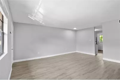 205 Poinsettia Pine Court #201, Tampa, FL 33612 - Photo 4