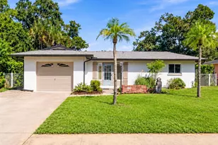 11515 Imperial Grove Dr W, Largo, FL 33774 - Photo 2