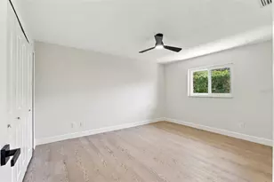 11515 Imperial Grove Dr W, Largo, FL 33774 - Photo 12