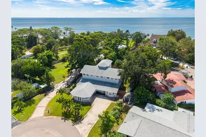 874 Serpentine Drive S, Saint Petersburg, FL 33705 - Photo 4