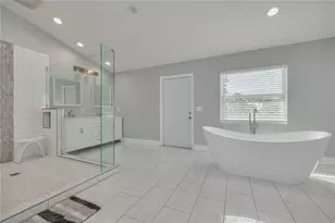 874 Serpentine Dr S, Saint Petersburg, FL 33705 - Photo 38