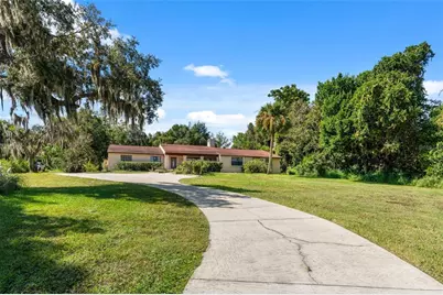 8943 Silver Lake Drive, Leesburg, FL 34788 - Photo 2