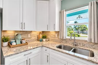2101 68th Avenue S, Saint Petersburg, FL 33712 - Photo 8