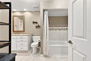 1514 Chateaux De Ville Ct, Clearwater, FL 33764 - Photo 18