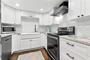 470 3rd Street S, Saint Petersburg, FL 33701 - Photo 10