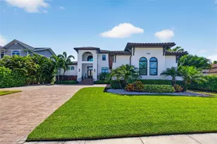 1341 Monterey Blvd NE, Saint Petersburg, FL 33704 - Photo 2