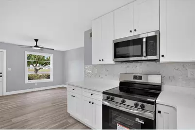 6790 Date Palm Avenue S, Saint Petersburg, FL 33707 - Photo 10