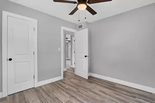 6790 Date Palm Ave S, Saint Petersburg, FL 33707 - Photo 16