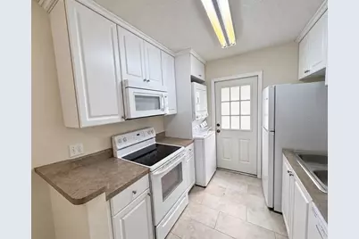 1788 Poinsettia Avenue, Tarpon Springs, FL 34689 - Photo 4