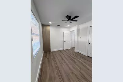 122 E 130th Avenue, Tampa, FL 33612 - Photo 14