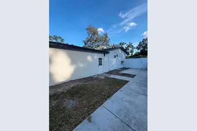 122 E 130th Avenue, Tampa, FL 33612 - Photo 4