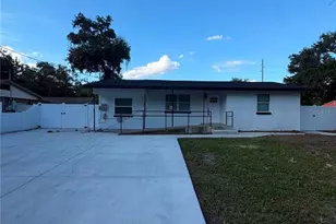 122 E 130th Ave, Tampa, FL 33612 - Photo 1