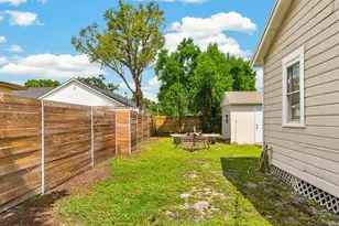 1806 E McBerry St, Tampa, FL 33610 - Photo 32