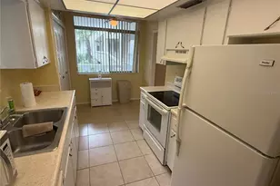 1009 Pearce Dr, Clearwater, FL 33764 - Photo 4