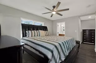 1000 59th Ave S, Saint Petersburg, FL 33705 - Photo 6