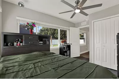 1000 59th Avenue S, Saint Petersburg, FL 33705 - Photo 8
