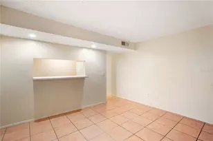 7100 Waterside Dr, Tampa, FL 33617 - Photo 6