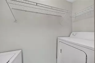 12145 Armenia Gables Cir, Tampa, FL 33612 - Photo 52