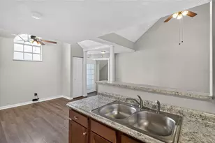12145 Armenia Gables Cir, Tampa, FL 33612 - Photo 24