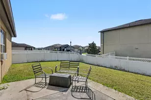 8706 Hinsdale Heights Dr, Polk City, FL 33868 - Photo 18