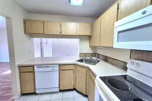 1344 Pine Ridge Cir E, Tarpon Springs, FL 34688 - Photo 12