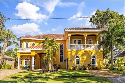 911 Jungle Avenue N, Saint Petersburg, FL 33710 - Photo 1