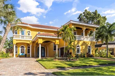911 Jungle Avenue N, Saint Petersburg, FL 33710 - Photo 2