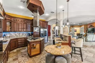 911 Jungle Ave N, Saint Petersburg, FL 33710 - Photo 16