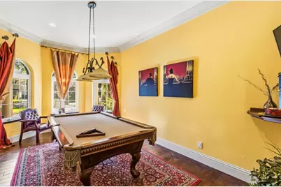 911 Jungle Avenue N, Saint Petersburg, FL 33710 - Photo 6