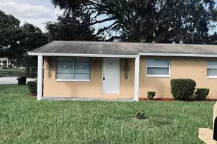 5452 Lisa Cir, Zephyrhills, FL 33542 - Photo 2