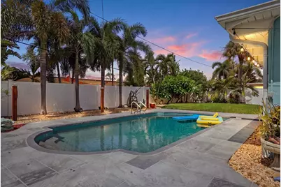 5285 40th Street S, Saint Petersburg, FL 33711 - Photo 2