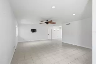 5285 40th St S, Saint Petersburg, FL 33711 - Photo 6