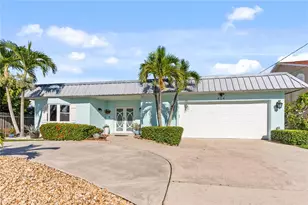 404 Harbor Dr S, Indian Rocks Beach, FL 33785 - Photo 1
