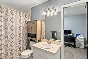 8022 Tierra Verde Dr, Tampa, FL 33617 - Photo 42