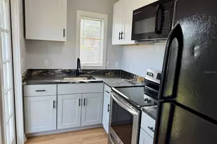 301 80th Ave NE, Saint Petersburg, FL 33702 - Photo 4