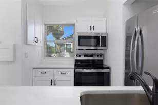 2230 East Harbor Dr S, Saint Petersburg, FL 33705 - Photo 8