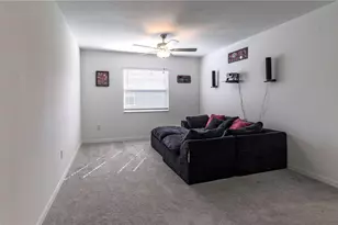 8853 Gallantree Pl, Land O Lakes, FL 34637 - Photo 12