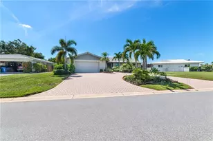 3377 Springmill Cir, Sarasota, FL 34239 - Photo 6