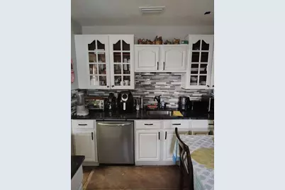 6913 Blossom Avenue, Tampa, FL 33614 - Photo 6