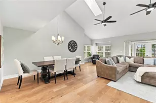629 Segovia Ct NE, Saint Petersburg, FL 33703 - Photo 14