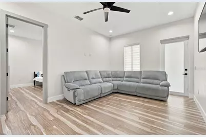 13204 Lake Magdalene Boulevard, Tampa, FL 33618 - Photo 40