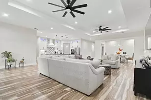13204 Lake Magdalene Blvd, Tampa, FL 33618 - Photo 14