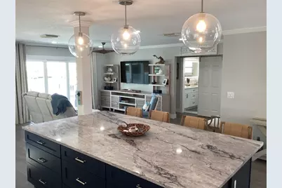 11110 1st Street E, Treasure Island, FL 33706 - Photo 8